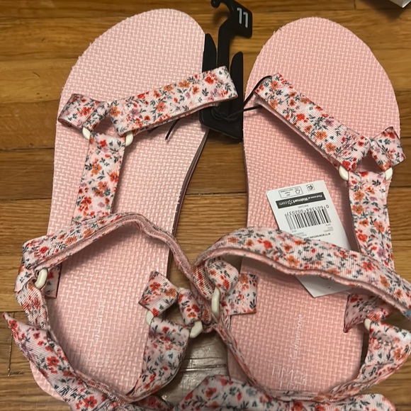 Time and Tru Shoes - Pink flower strap sandals, women’s size 11